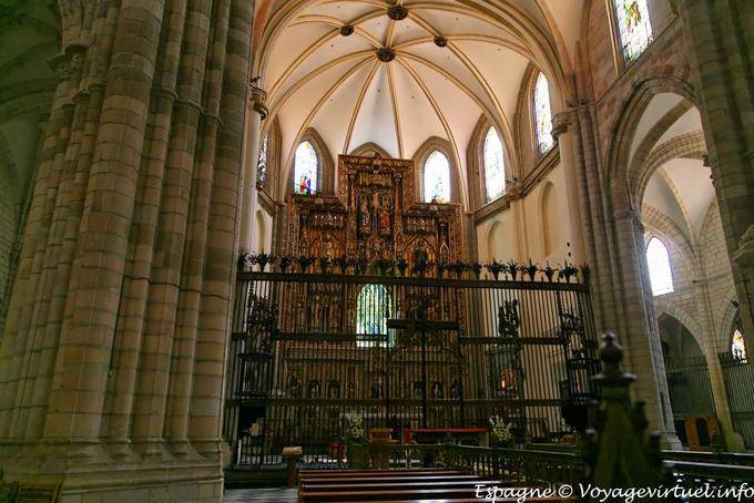 Murcia, cathédrale Santa Maria, autel en bout de nef - Espagne