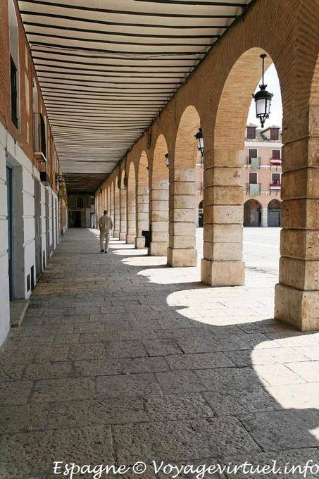 Ocaña, galerie de la Plaza Mayor - Espagne