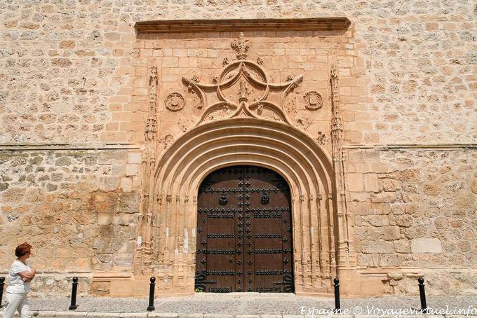 Tembleque, porte de l'église de Ascencion - Espagne