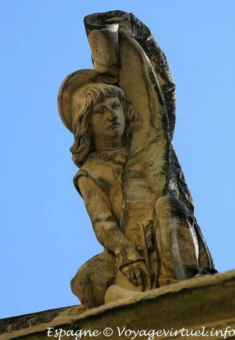 Sculpture au parchemin, toit du Monasterio San Juan de Los Reyes, Tolède - Espagne