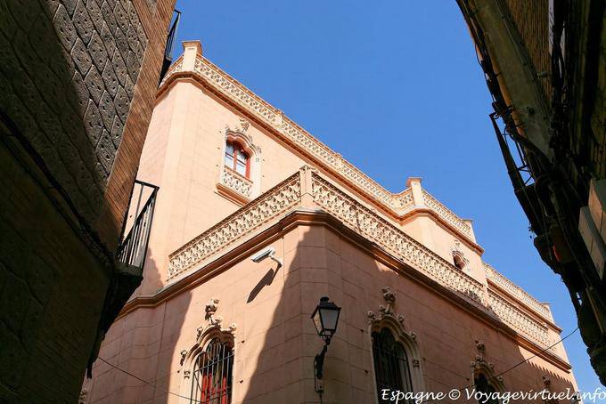 La terrasse supérieure de l'immeuble situé à l'angle de la Plaza San Agustin et de la Calle Recoletos, Tolède - Espagne