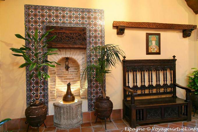 Tolède, Patio du vieux Puits - Espagne