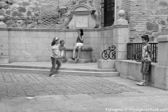 Tolède, place en noir et blanc - Espagne