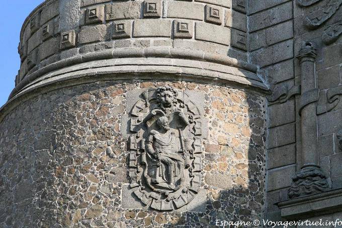 Tolède, sculpture sur la Porte Neuve de Bisagra - Espagne