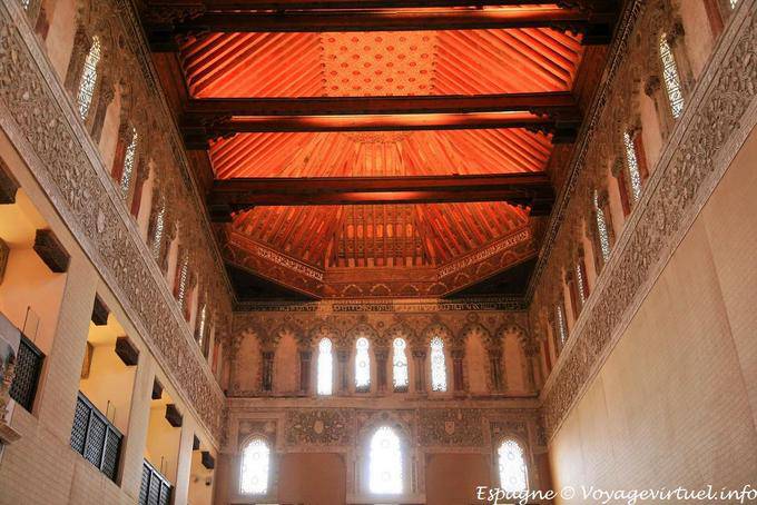 Plafond et intérieur de la salle de prière, Synagogue El Tránsito, Tolède - Espagne