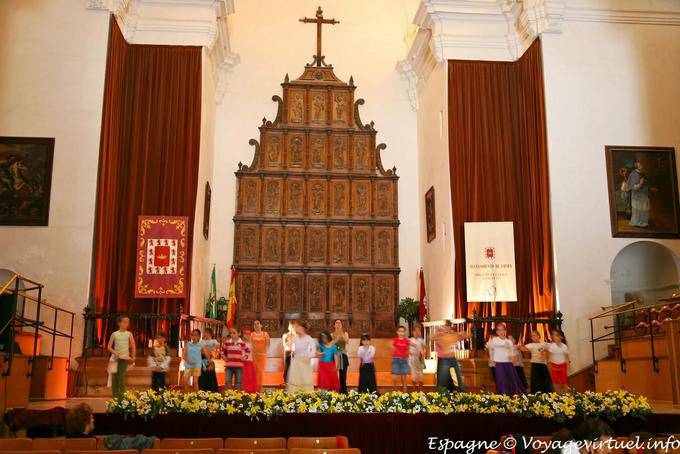 Úbeda, rétable et danseuses, Hospital de Santiago - Espagne