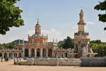 Aranjuez, Iglesia San Antonio, vue depuis l'Avenida de Palacio, Espagne.