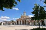 Aranjuez, Iglesia San Antonio depuis la Calle Rio Guadelia, Espagne.