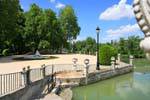 Passage entre le Jardin del Parterre et le jardin de la Isla, Aranjuez, Espagne.