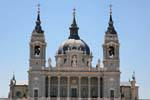 Madrid, clochers de Santa María la Real de la Almudena, Espagne.