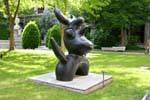 Madrid, Atocha, Museo Reina Sofia, oeuvre dans le jardin, Espagne.