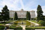 Madrid, Jardines Sabatini, plan d'eau, Espagne.