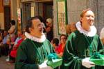 Confrérie aux habits vert, procession de la Fête-Dieu, Tolède, Espagne.