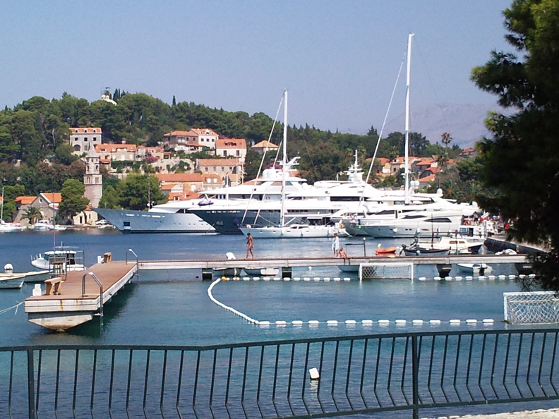 Dans le port de Cavtat, yachts. Schacke Frederic