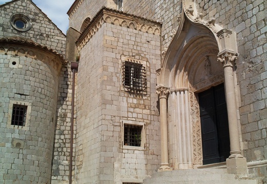 Photo0203 belle porte du monastere