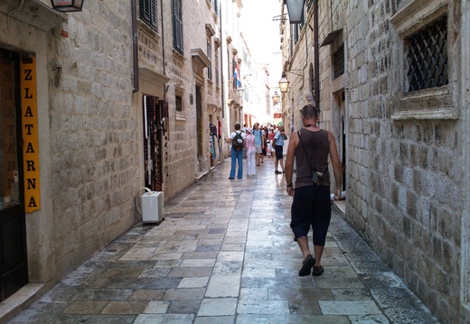 Photo0274 homme dans rue à Dubrovnik