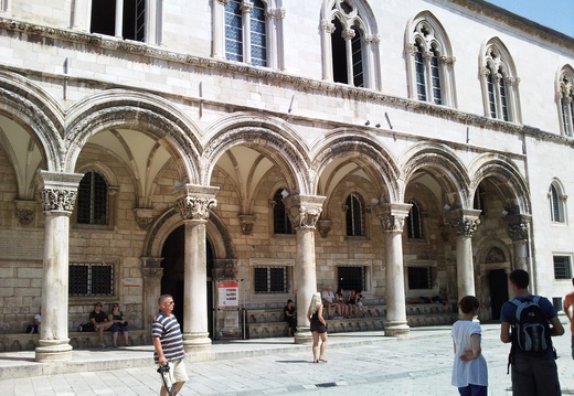 Photo0283 arcades theatre de Marin Drzic