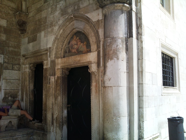 Porte du theatre de Marin Drzic, Dubrovnik  Schacke Frederic