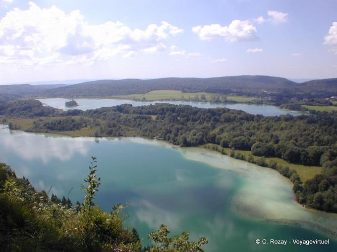 Vue panoramique sur les lacs du Grand Maclu et d'Ilay, Jura - Franche-Comté - France