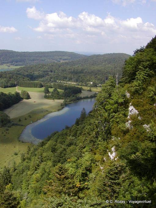 Le Petit Maclu vu du belvèdere des 4 lacs, Jura - France
