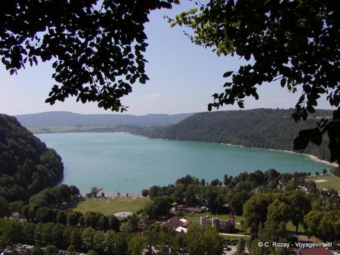 Lac de Chalain, le domaine vu depuis les hauteurs, Jura, Franche-Comté - France
