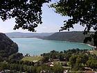 Lac de Chalain, le domaine vu depuis les hauteurs, Jura, Franche-Comté, France.