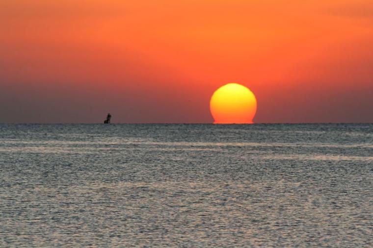 Le soleil aspiré par la mer, coucher de soleil à Kerkennah Sidi-frej
Hors concours
Mots-clés: Tunisie Kerkennah