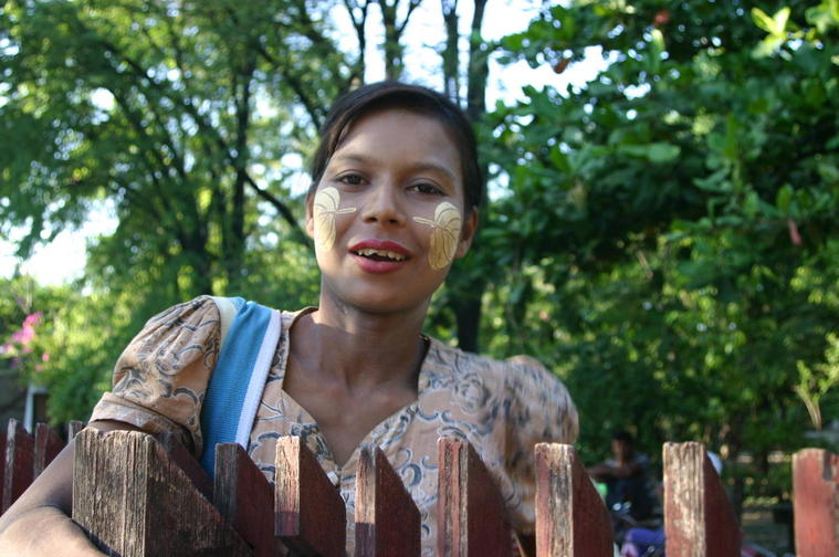 Birmanie : le sourire du Myanmar libre
Voyagevirtuel soutient la lutte des peuples du Myanmar pour la liberté et la démocratie.
Soutenez-les aussi en ajoutant vos commentaires sur [url=http://www.voyagevirtuel.info/birmanie_myanmar.php]nos photos de Birmanie[/url]
Mots-clés: Birmanie Myanmar