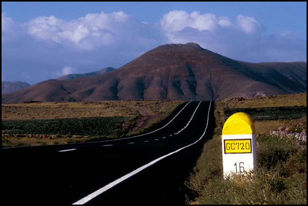 Route de Lanzarote
Une route aux Canaries à Lanzarote
Mots-clés: Canaries Lanzarote Espagne Route Borne Montagnes