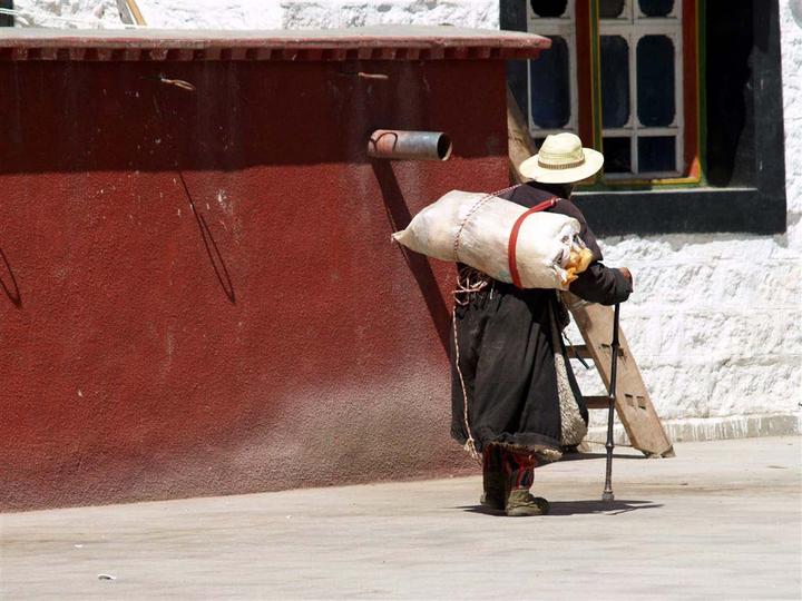 Port de charge au Tibet
      
Mots-clés: Tibet