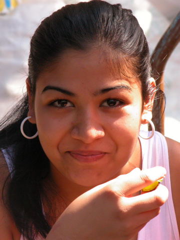 La mangeuse de figues
Marché Plovdiv  - Bulgarie Août 2004
Mots-clés: Bulgarie