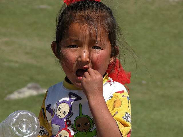 Enfant mongol
Petite fille mangeant du mais
Mots-clés: Mongolie