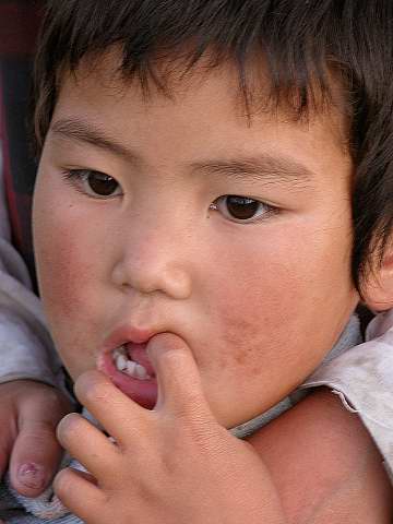 Enfant mongol
Petite fille très intimidée
Mots-clés: Mongolie