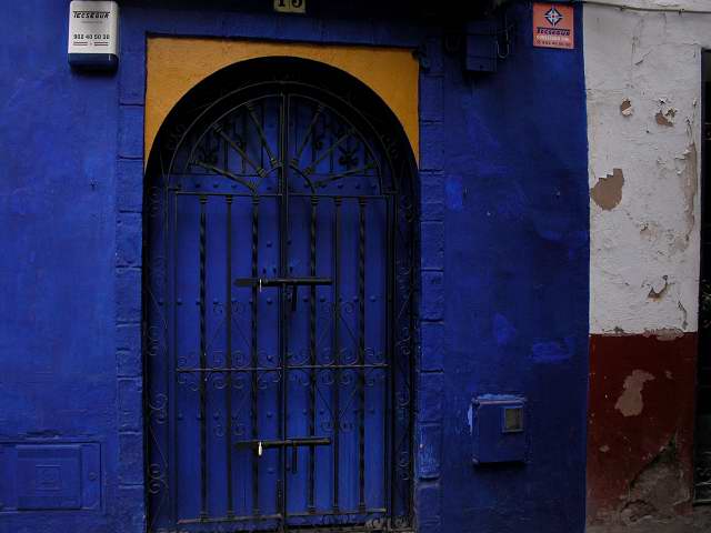 Porte bleue Séville - Décembre 2005
Mots-clés: Seville