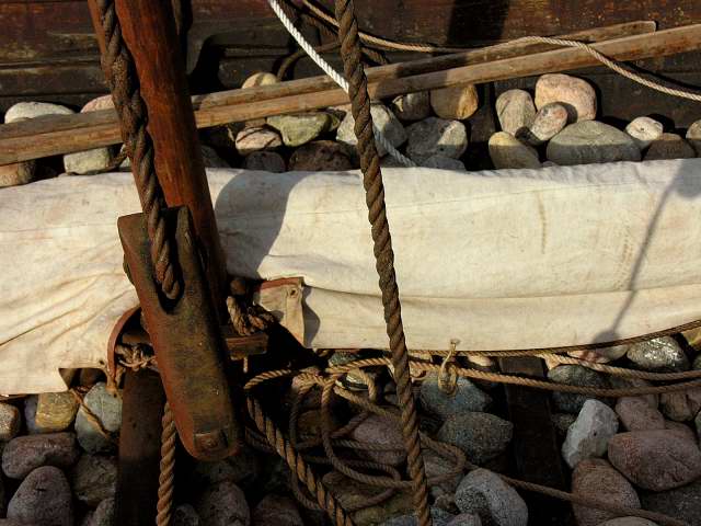 Voile pliée sur galets, Fjord de Rosekilde - Danemark Août 2006
Mots-clés: Danemark