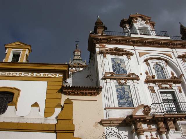 Séville sous ciel plombé - Décembre 2005
Mots-clés: Seville