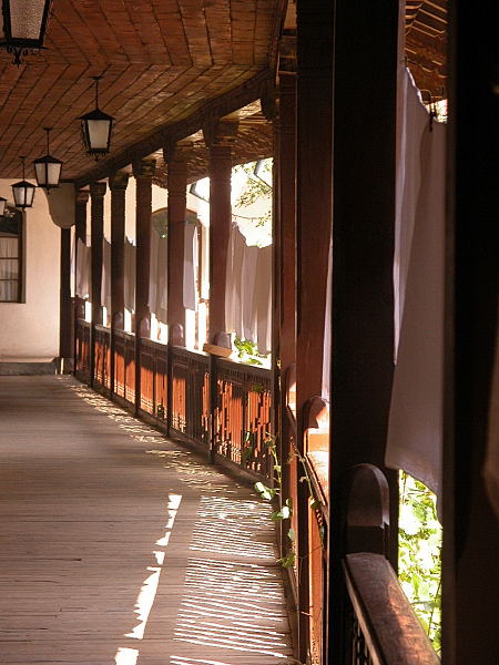 Ombre et lumière - Monastère Bulgarie Août 2004
Mots-clés: Bulgarie