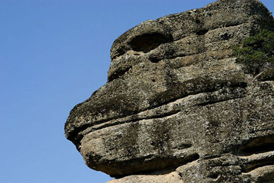 Monstre minéral, rocher des Météores (Grèce)
Mon attention a été attirée par le "profil" de ce rocher des Météores (Grèce)
Mots-clés: Météores Grèce