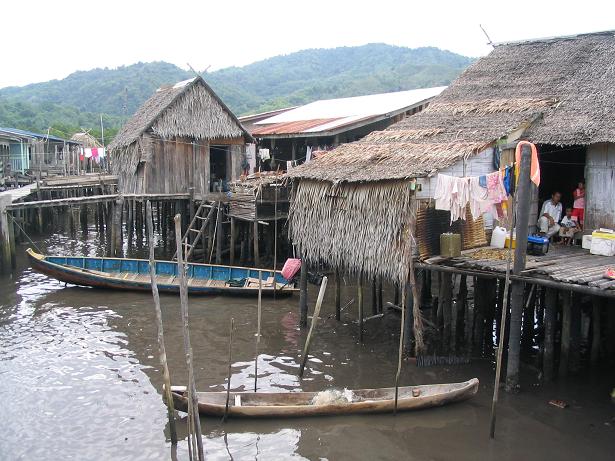Village Bajau à Bornéo
Mots-clés: Bornéo Bajau