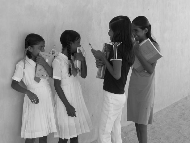 Les filles au mur, école des Maldives
Mots-clés: Maldives