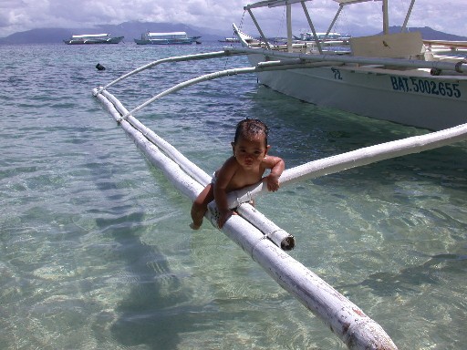 Bébé nageur sur une banca, Plage de small Lalaguna, Puerto Galéra , Philippines (Asie)
Bébé nageur
Mots-clés: Asie Philippines bébé enfant bateau