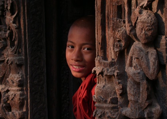 Jeune moine Birman à Mandalay
Mandalay, Birmanie
Mots-clés: asie moine birmanie mandalay enfant