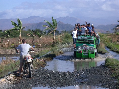Jeepney, moyen de transport en commun philippin. Sud Ouest de Mindoro, Philippines
Mots-clés: Asie Philippines jeepney