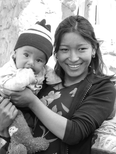 Une mère et son chérubin
Rencontre au lilieu de nulle part d'une mère et de son enfant
Mots-clés: enfant