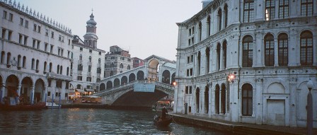 Le Rialto
Le rialto et sa gondole devant.
Mots-clés: rialto venise venice gondole