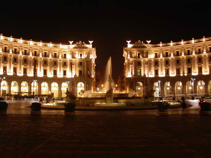 Piazza Republica vue de nuit, Rome, Italie
Mots-clés: Rome