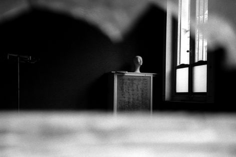 vue de la rue
une maison abandonnée au bord de la rue
Mots-clés: maison abandonnée