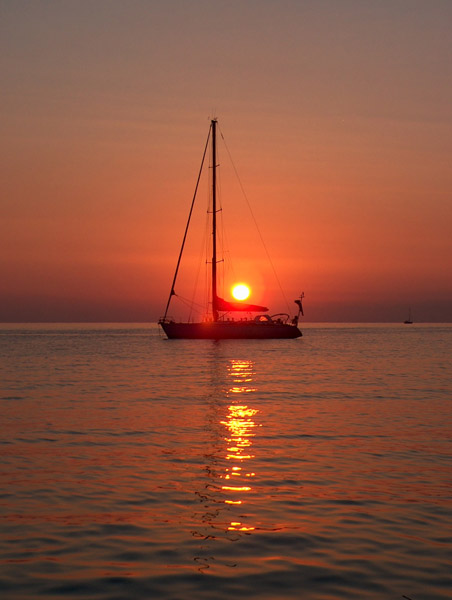 Crépuscule en baie de Bon Porté - France
Entre les caps Taillat et Camarat
Mots-clés: Crépuscule Baie Taillat Camarat Plaisance Voilier Bateau