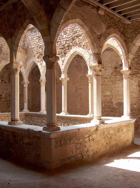 Cloître de l'abbaye de Lérins, île Saint Honorat - Cannes
Abbaye fortifiée de Lérins
Mots-clés: Cloître Abbaye Lérins Cannes France