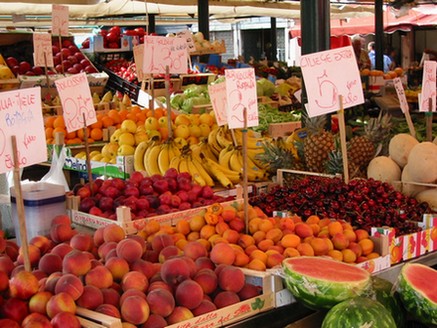 Le marché du Rialto à Venise, haut en couleurs - Italie
Un marché haut en couleurs, caché derrière les boutiques touristiques vénitiennes.
Mots-clés: marché rialto Venise